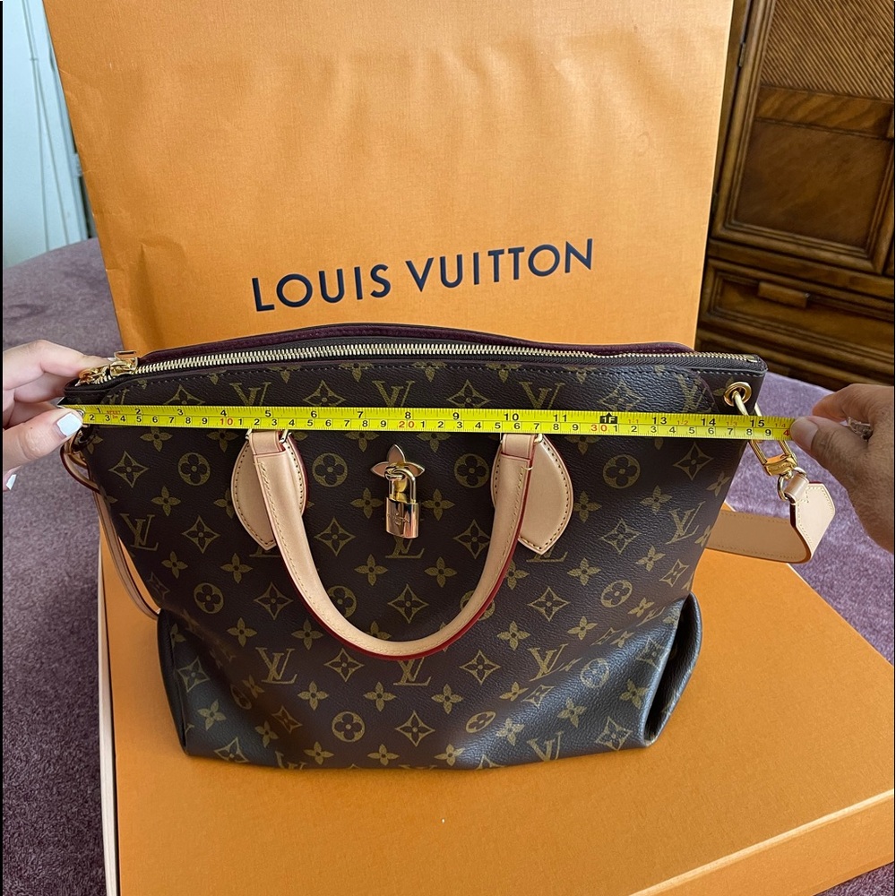 Purse - Picture 2 of 4